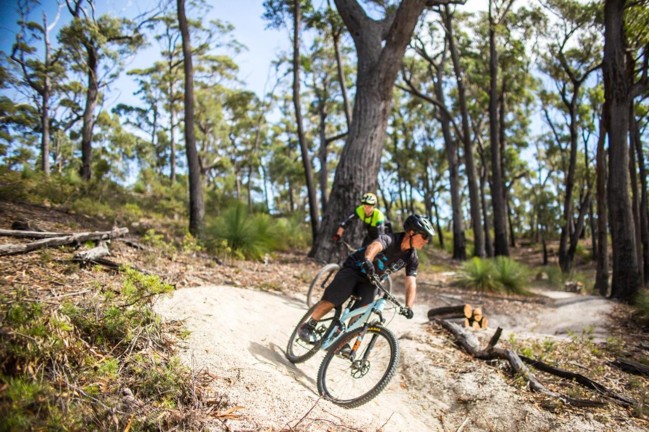 St Helens Mountain Bike Base Hotel ภายนอก รูปภาพ